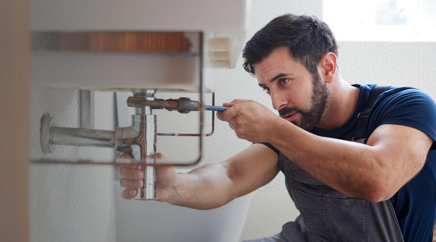 Expert burst pipe repair services in Sunset, TX